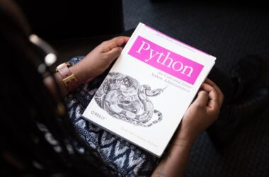Python to najpopularniejszy język programowania.
