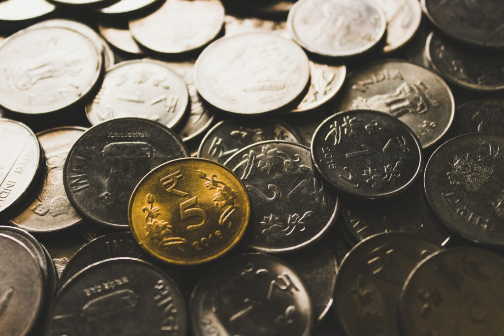 Dlaczego warto inwestować w stare monety?