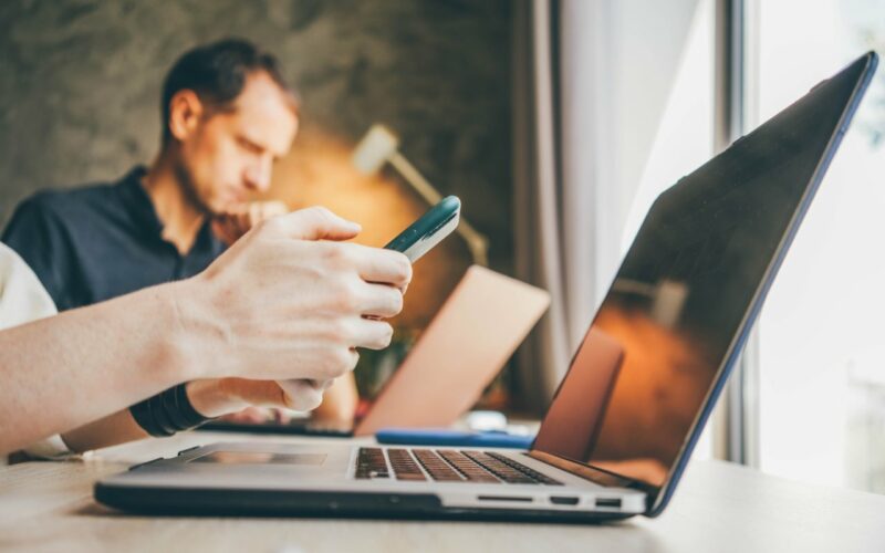 połączenie komputera z telefonem