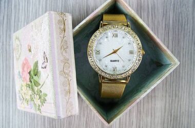 Jak rozpoznać oryginalny złoty zegarek