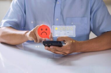 Jak reagować na niepochlebne opinie o swojej firmie w Google