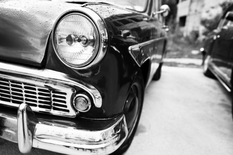Historia polskiej motoryzacji: od Syrenki do nowoczesnych elektryków