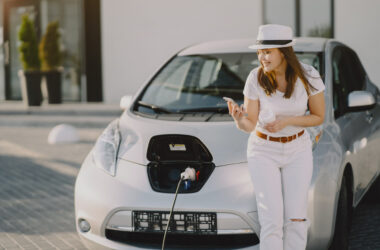 Porównanie najnowszych modeli samochodów elektrycznych dostępnych w Polsce