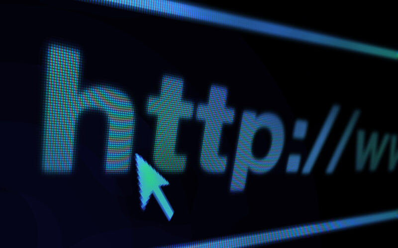 Przeglądarki w 2025: prywatność, pełne adresy i alternatywy dla Chrome