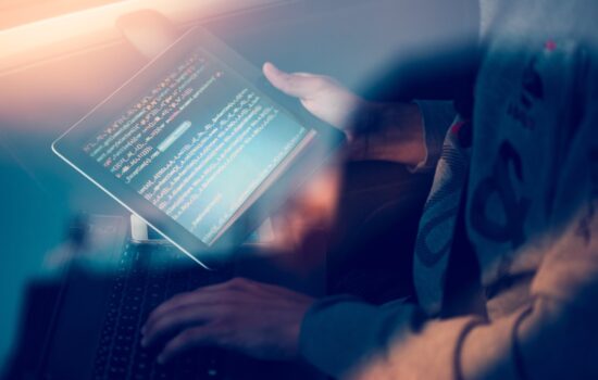 Cyfrowe zmęczenie — jak technologia wpływa na koncentrację i odpoczynek?