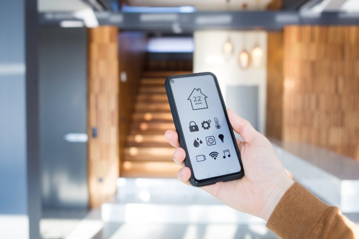 Smart home w praktyce — czy inteligentny dom naprawdę ułatwia życie?
