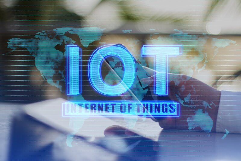 Internet Rzeczy w Inteligentnych Domach: Jak Zbudować Bezpieczną Sieć IoT